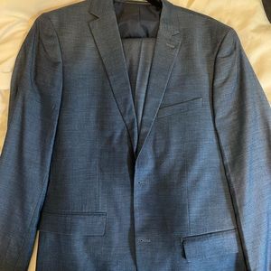 Hm suit size medium